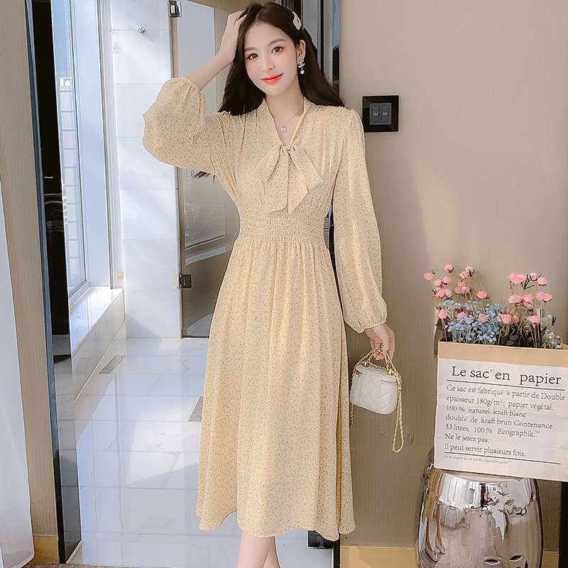 Floral Chiffon Midi Dress with Lantern Sleeves and Ruffle Hem