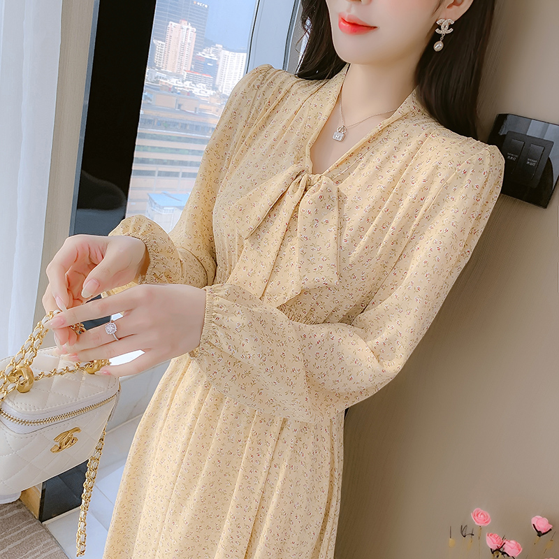 Floral Chiffon Midi Dress with Lantern Sleeves and Ruffle Hem - Image 4