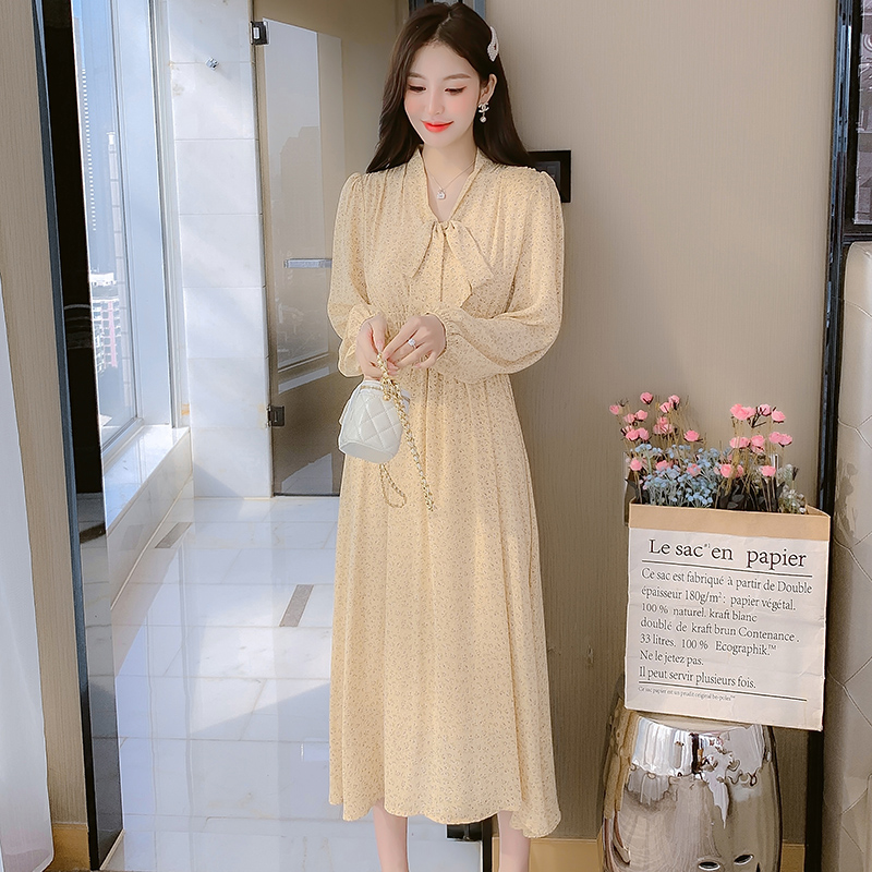 Floral Chiffon Midi Dress with Lantern Sleeves and Ruffle Hem - Image 5